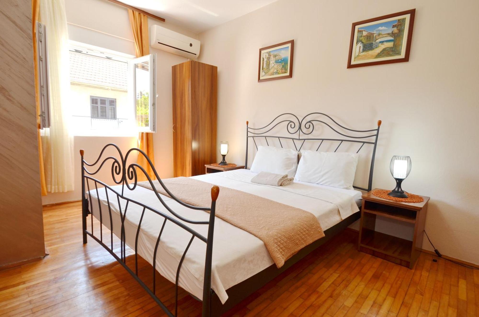 Stradioti Apartments Tivat Bagian luar foto