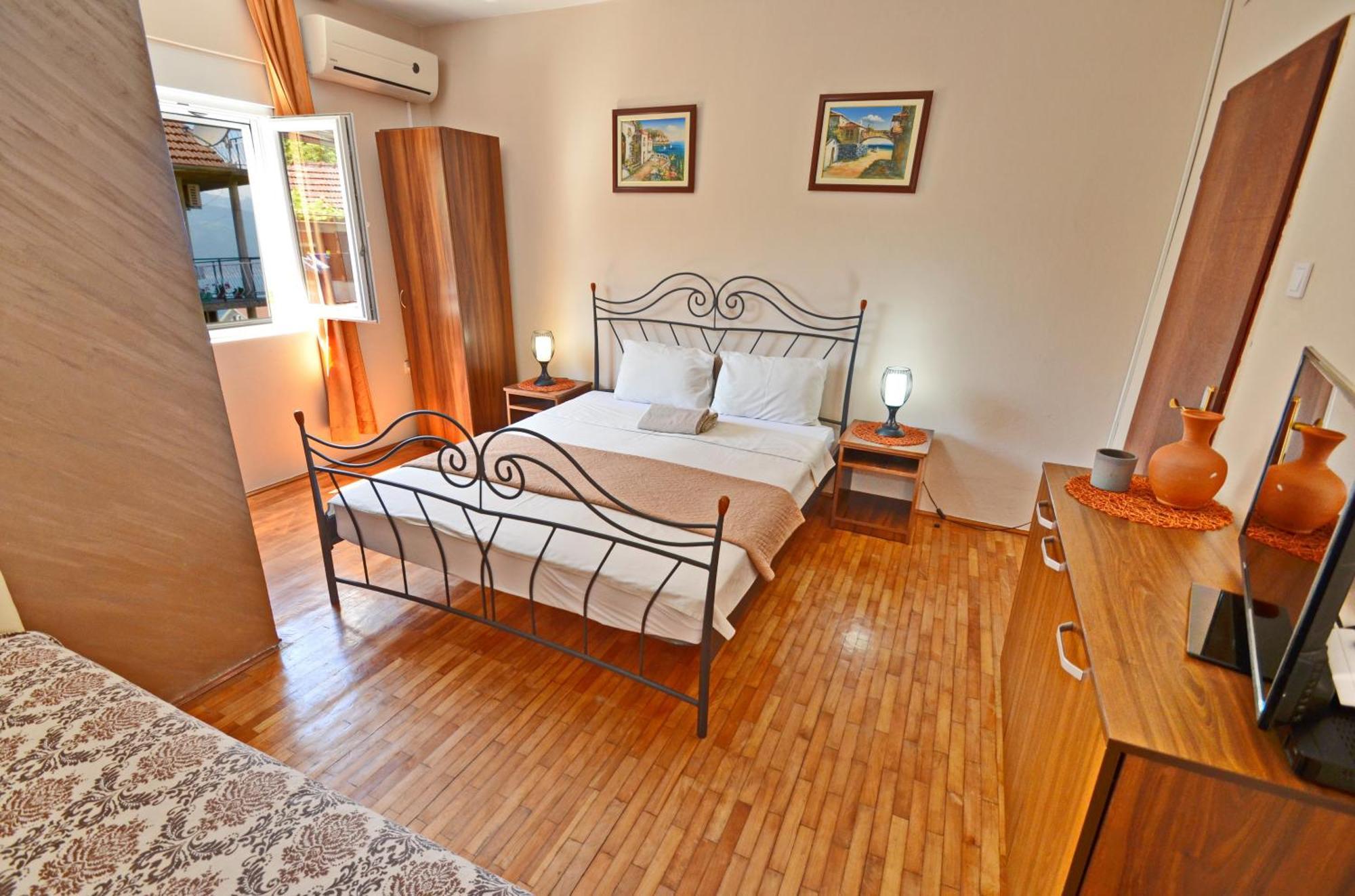 Stradioti Apartments Tivat Bagian luar foto