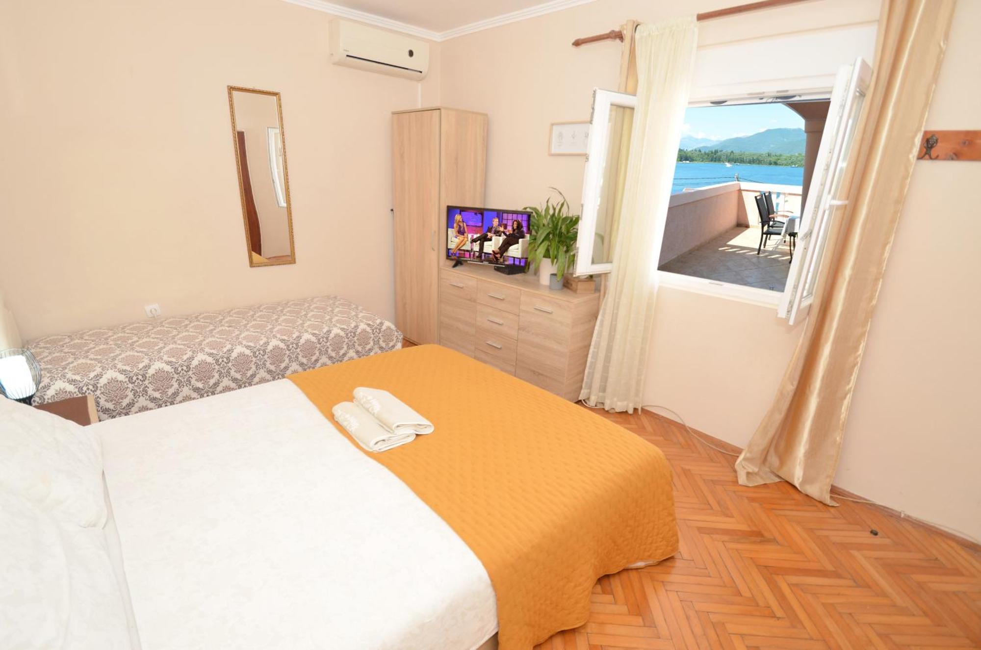 Stradioti Apartments Tivat Bagian luar foto