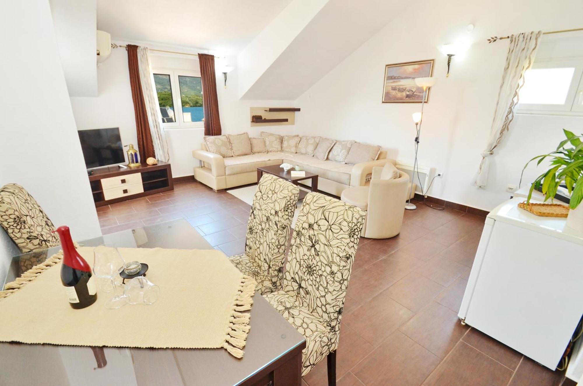 Stradioti Apartments Tivat Bagian luar foto