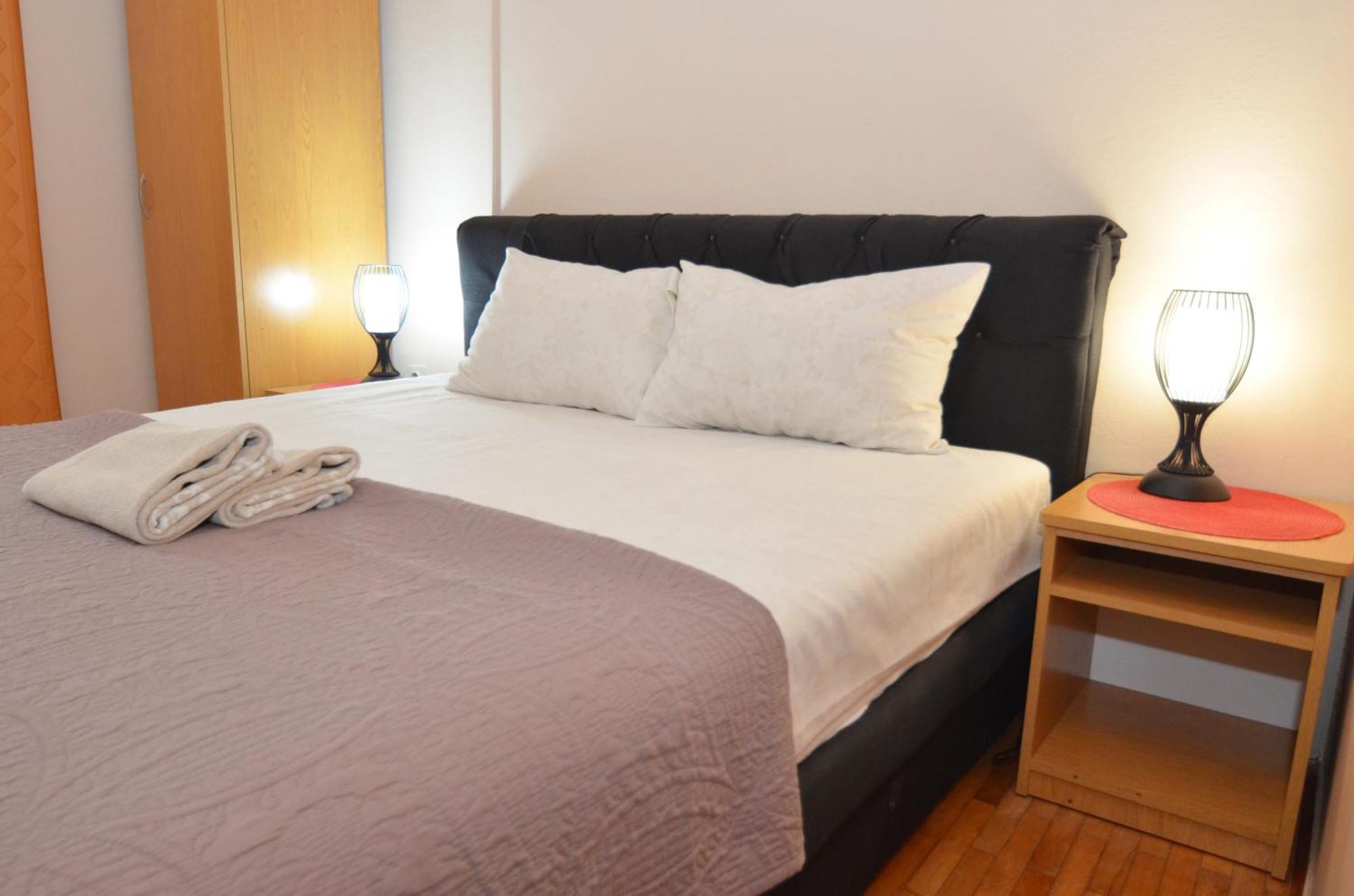 Stradioti Apartments Tivat Ruang foto
