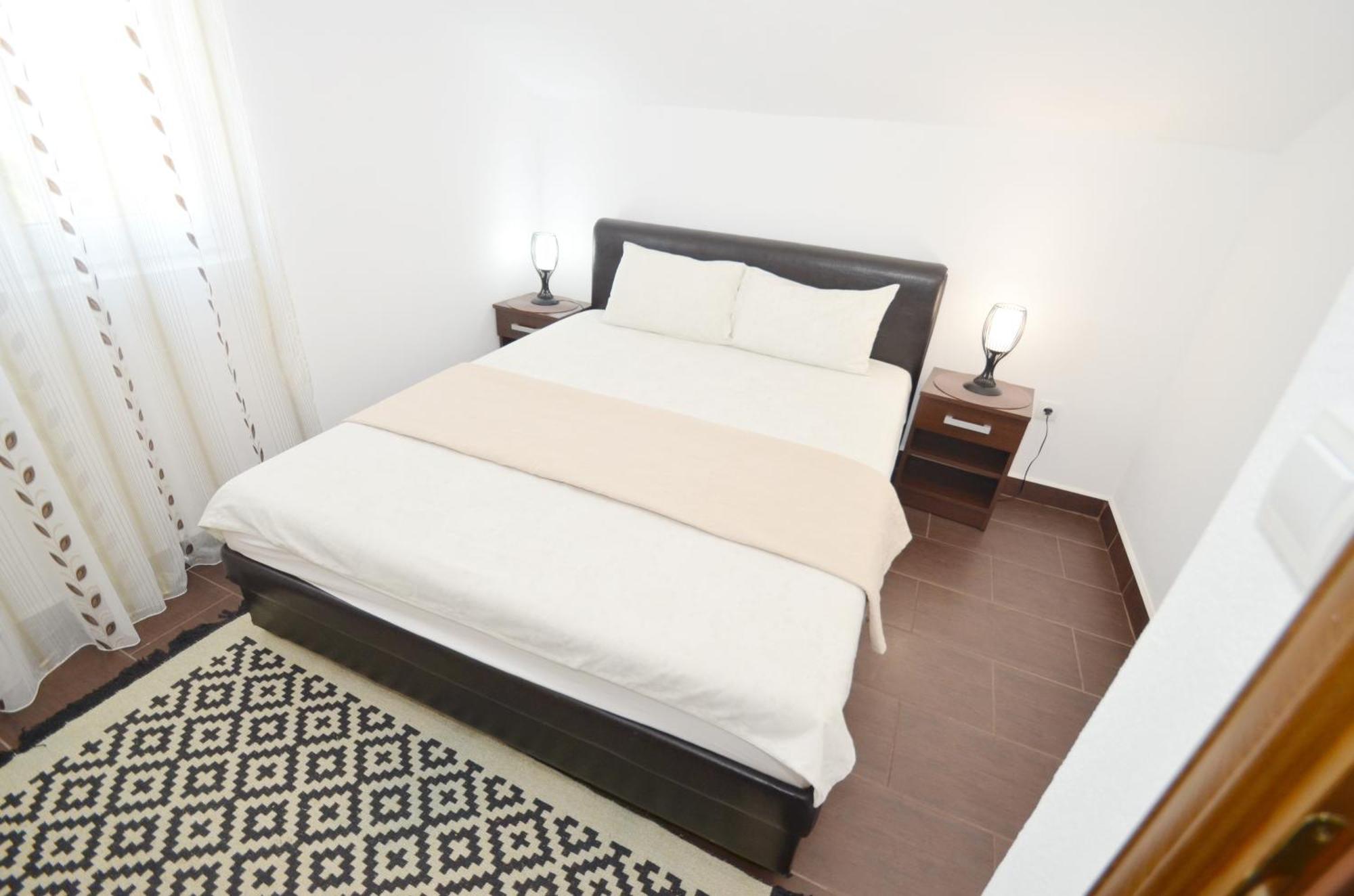 Stradioti Apartments Tivat Ruang foto